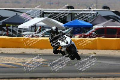 media/Apr-09-2022-SoCal Trackdays (Sat) [[c9e19a26ab]]/Turn 2 (1140am)/